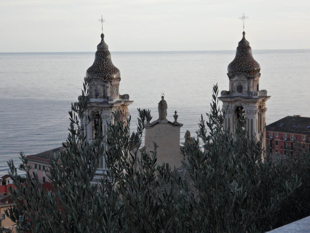 Alloggio Fronte Mare, 3 Camere E Cortile Privato. Laigueglia Exteriör bild